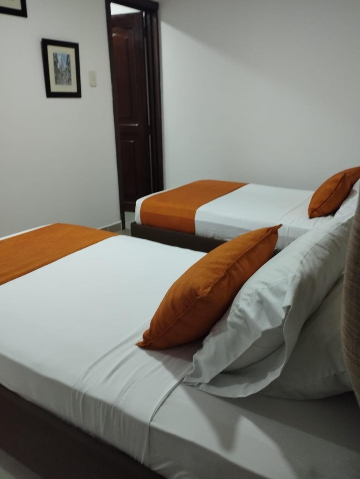 Hotel Cafe Cafe Avenida Armenia Kültér fotó